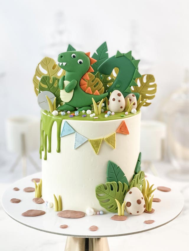 This 3D Dinosaur Cake Is So Realistic, You’ll Think It’s Alive!